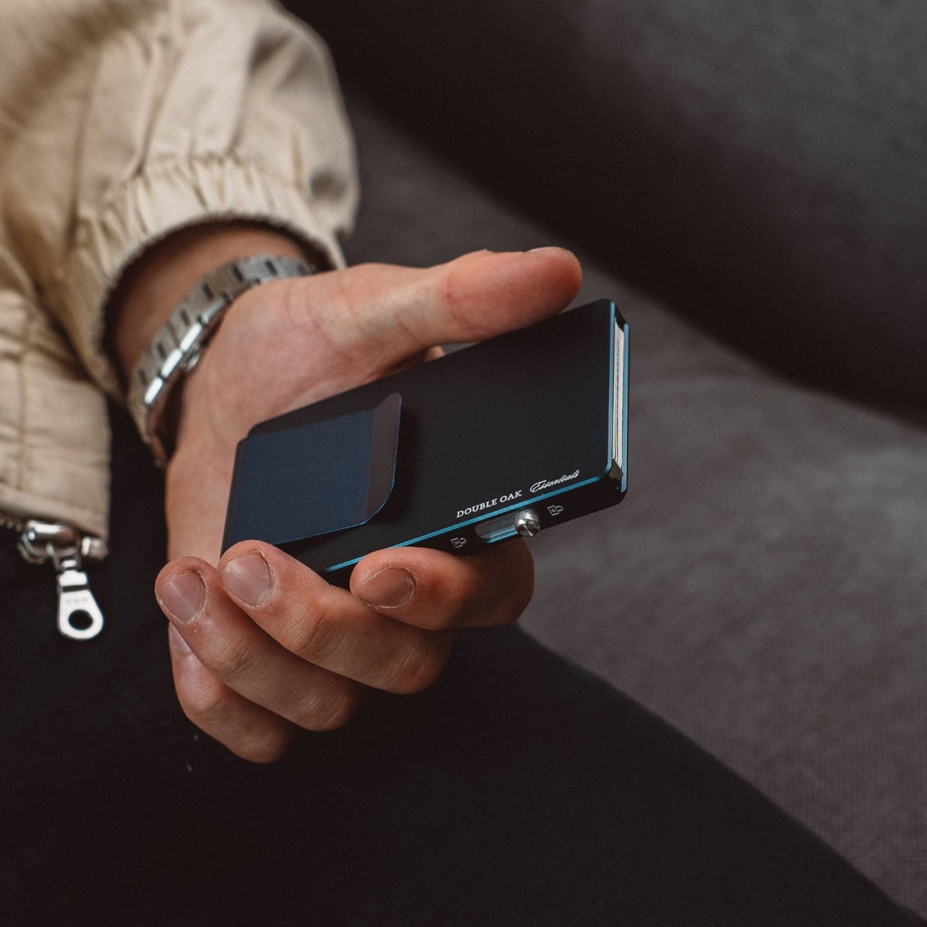 Pop-up Cardholder